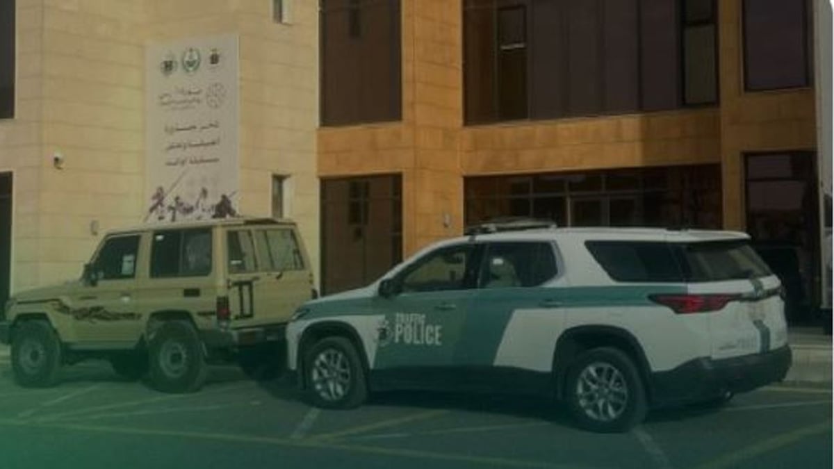 ضبط قائد مركبة يقود بدون لوحات في القصيم