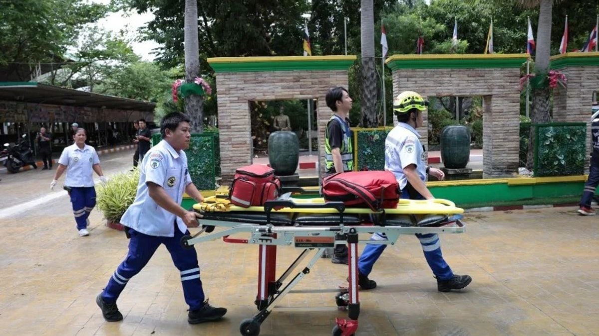 طالب في مدرسة بتايلاند يقتل معلمًا ويصيب آخرين