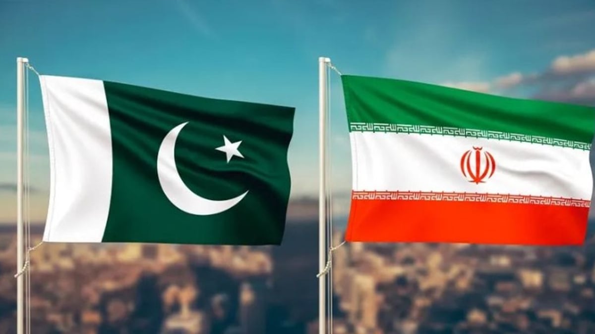 عراقجي يناقش مع قائد الجيش الباكستاني تطورات المنطقة