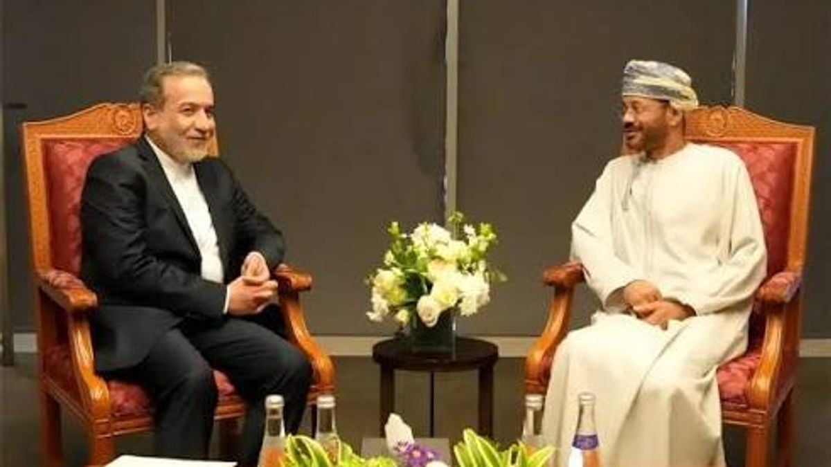 عمان وإيران تبحثان استئناف المفاوضات وحرية الملاحة في هرمز