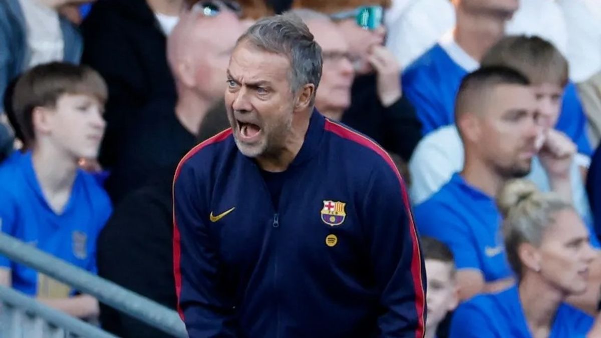 فليك يثني على فوز برشلونة ويؤكد سلامة غافي
