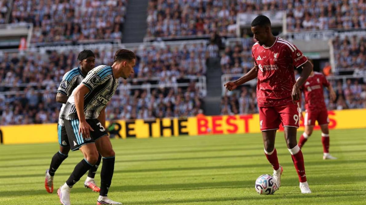 ليفربول ونيوكاسل يتعادلان 2-2 في افتتاح الدوري الإنجليزي