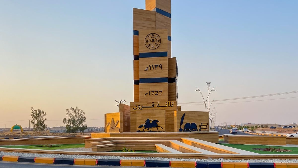مجسمات رياض الخبراء تزين الميادين وتعكس تاريخ المدينة