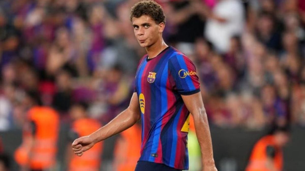 مدرب برشلونة: حمزة عبد الكريم يستحق فرصة اللعب في الدوري الإسباني