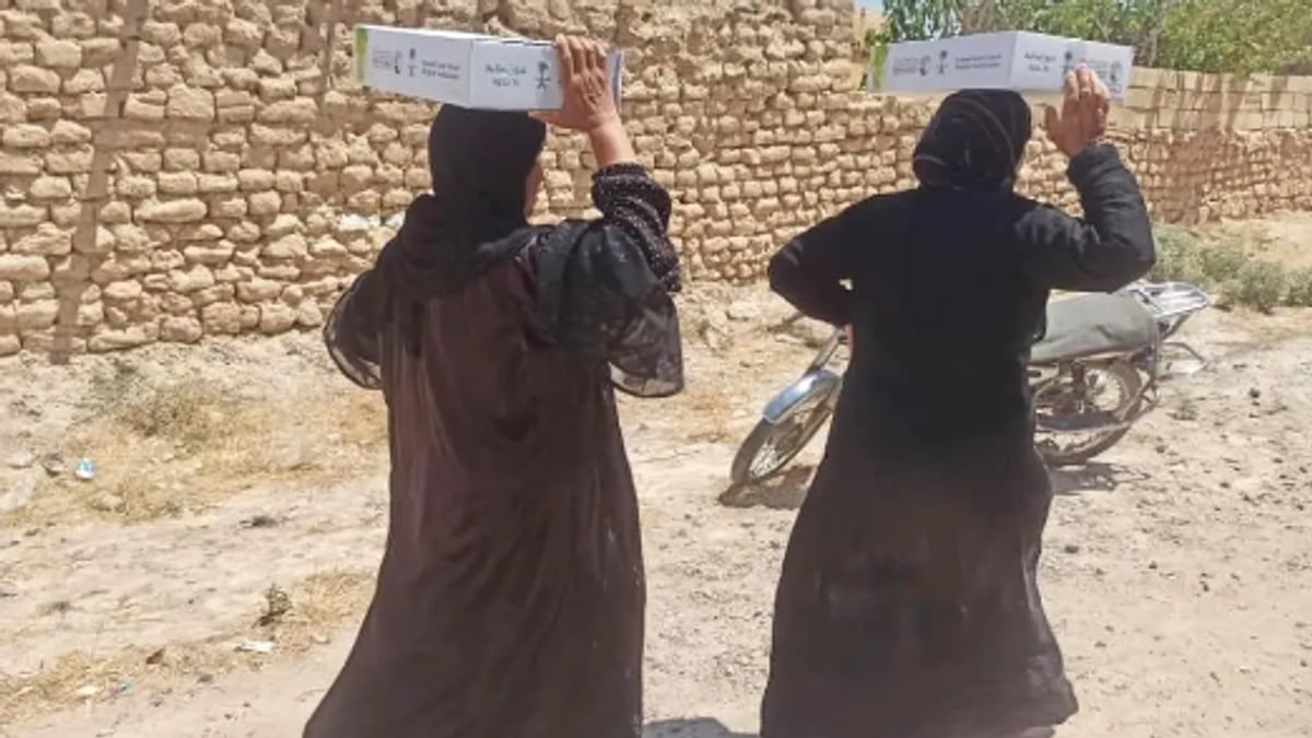 مركز الملك سلمان يوزع 3300 كرتون تمر في الرقة السورية