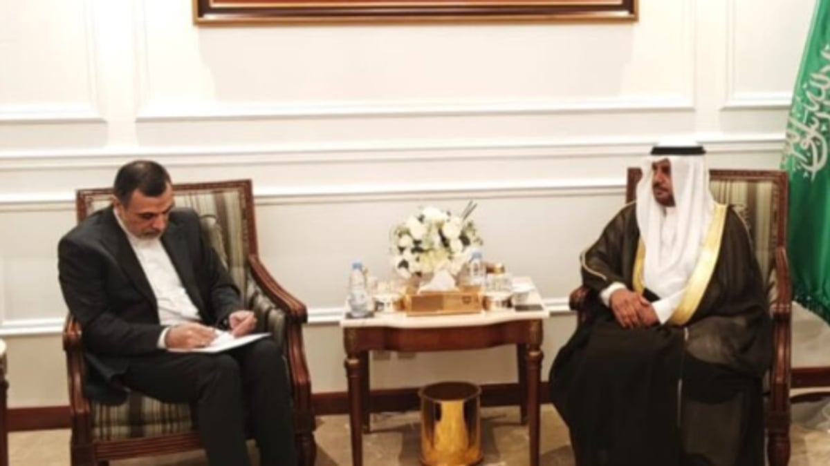 مندوب السعودية في منظمة التعاون الإسلامي يلتقي نظيره الإيراني