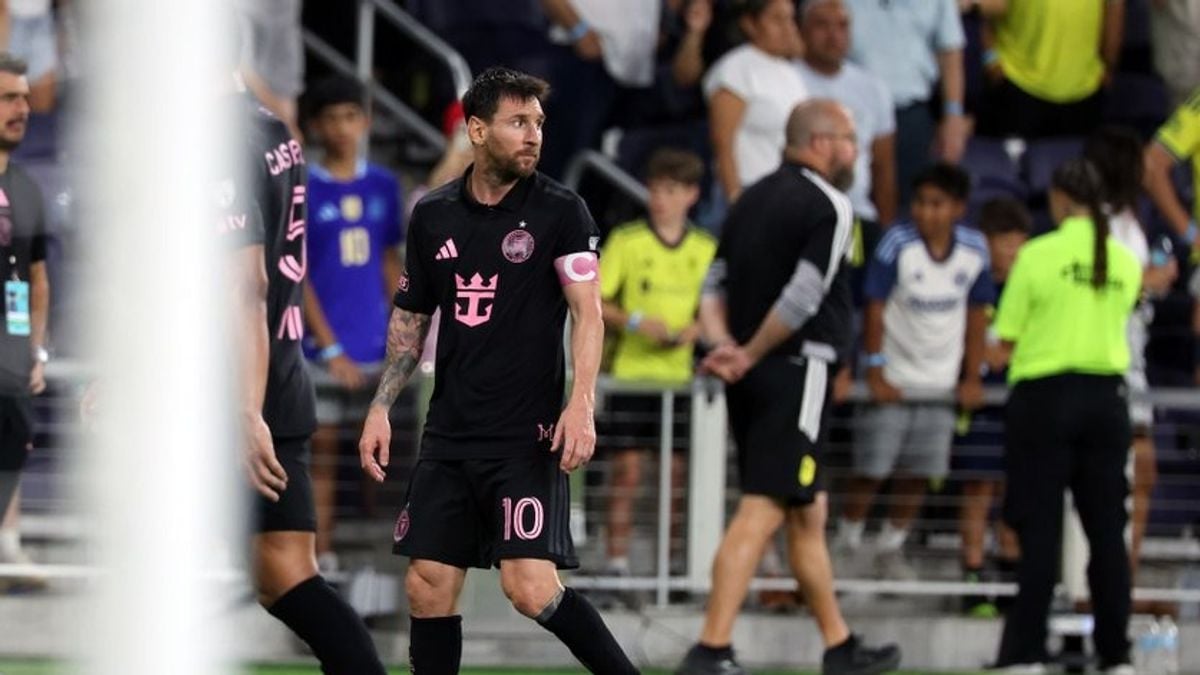 ميسي يستعيد هدوءه تدريجيًا بعد وفاة والده وفقًا لمدرب إنتر ميامي