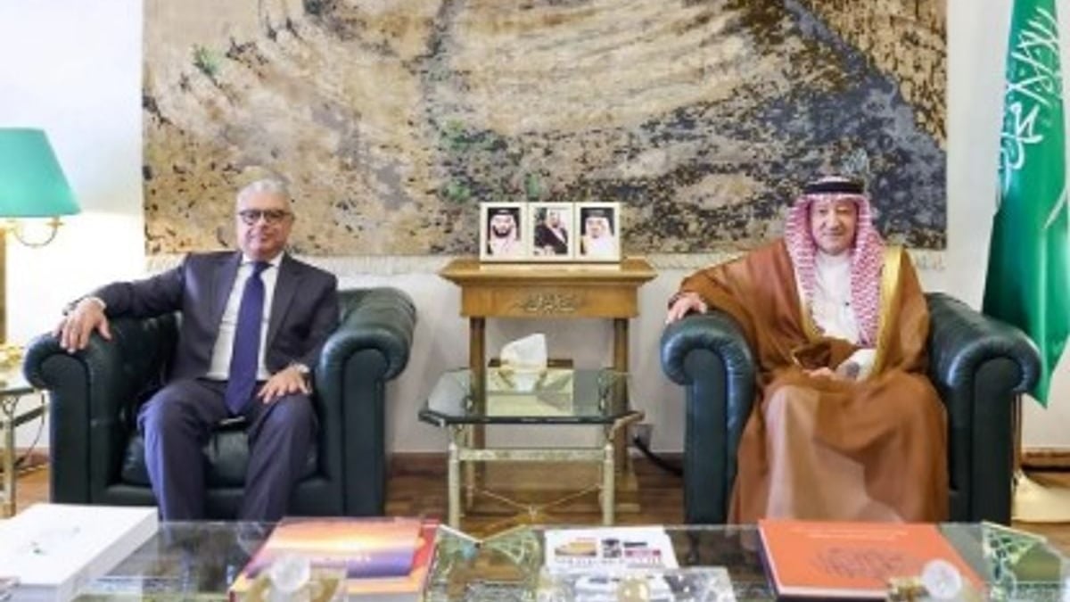 نائب وزير الخارجية يشيد بدور السفير المصري في تعزيز العلاقات الثنائية