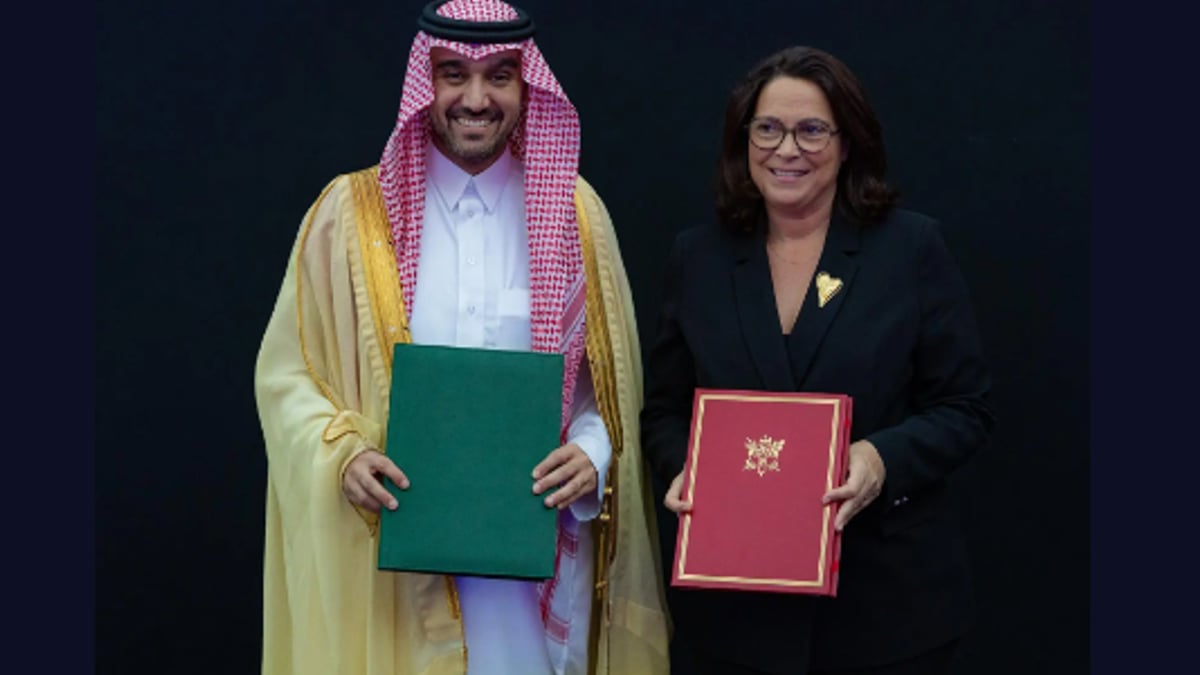 وزارة الرياضة السعودية توقع مذكرة تفاهم مع فرنسا لتعزيز التعاون