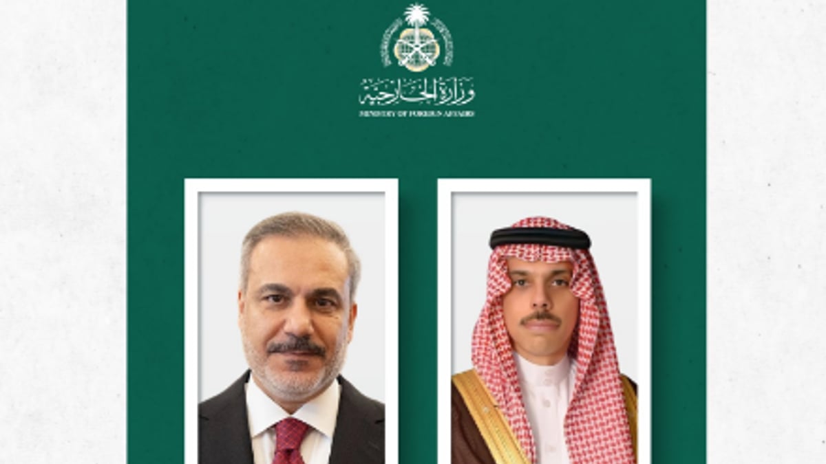 وزير الخارجية يناقش مع نظيره التركي مستجدات الأمن والاستقرار في المنطقة
