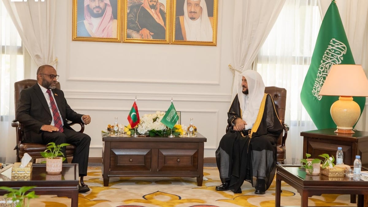 وزير الشؤون الإسلامية يناقش التعاون مع نظيره المالديفي في جدة
