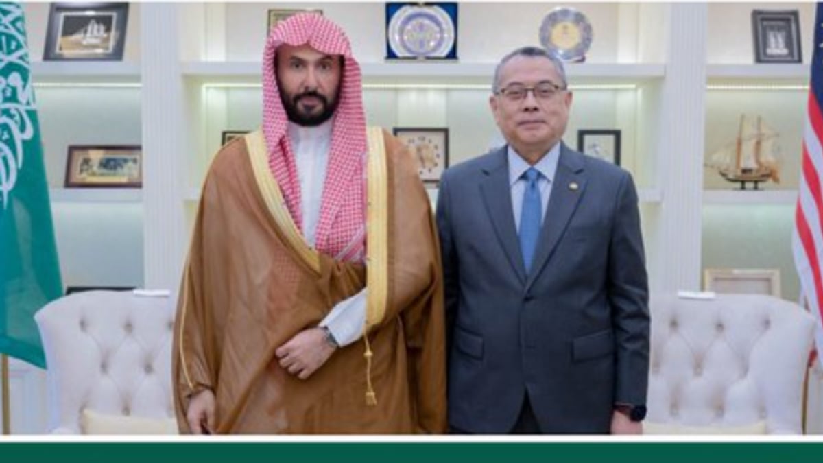 وزير العدل يناقش تعزيز التعاون القضائي مع رئيس القضاء الماليزي