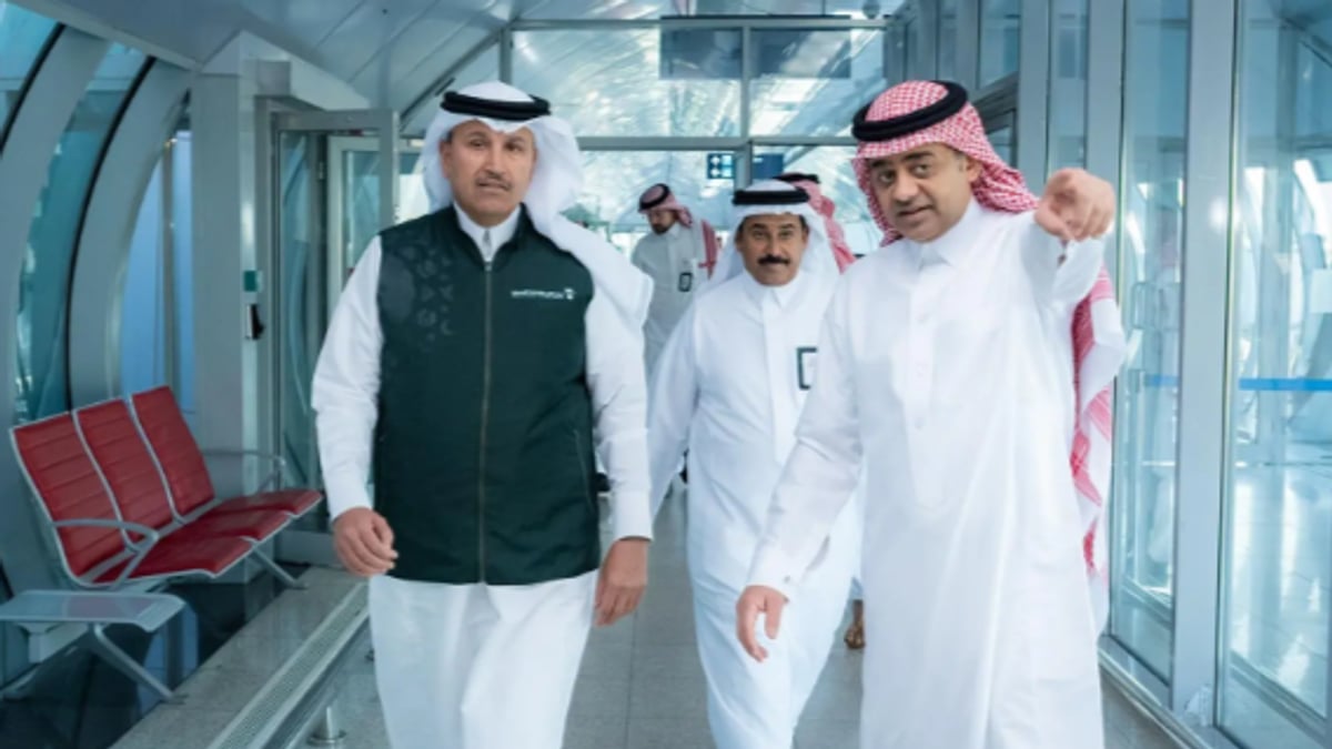 وزير النقل يتفقد مطار الأمير سلطان بن عبدالعزيز بتبوك