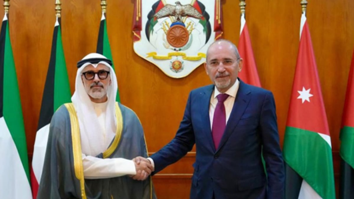 وزيرا خارجية الأردن والكويت يناقشان التطورات الإقليمية عبر الهاتف
