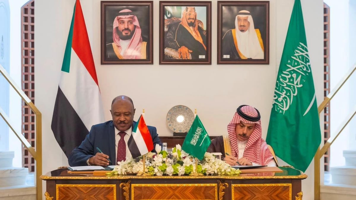 وزيرا خارجية السعودية والسودان يوقعان وثيقة إنشاء مجلس تنسيق مشترك