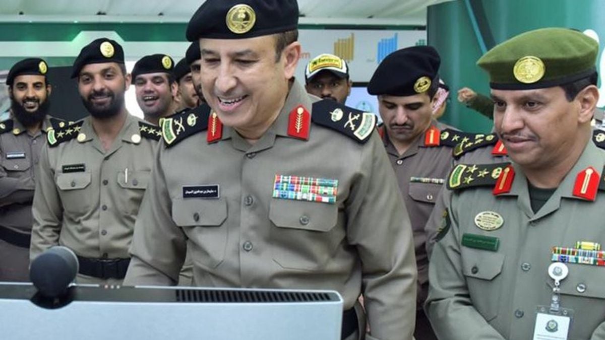وكيل وزارة الداخلية يزور إجراءات قبول دورة الضباط الجامعيين الـ56