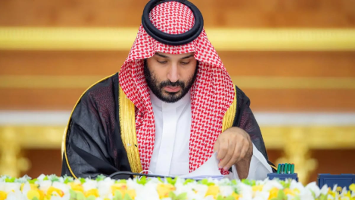 ولي العهد يرأس جلسة مجلس الوزراء في جدة ويصدر 15 قرارًا
