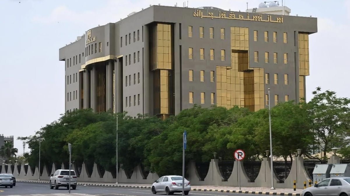 أمانة نجران تعزز جهود الإصحاح البيئي في 22 حيًا شرقي المدينة