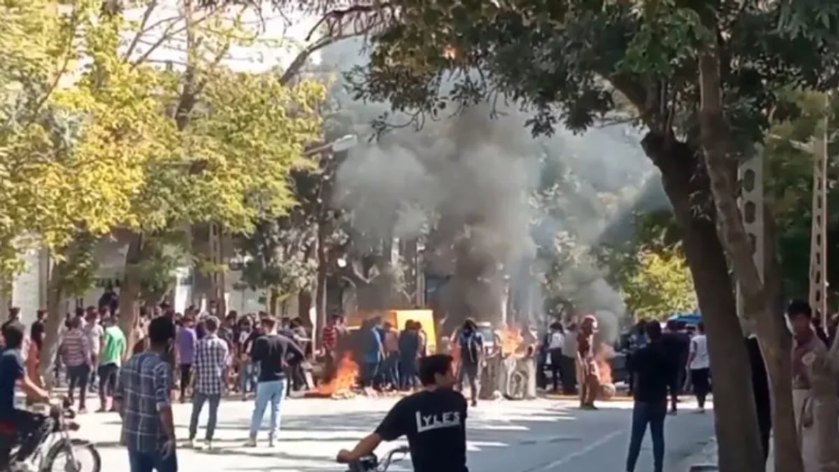 أمريكا تركز على الوضع الداخلي في إيران وفقًا لخبير سياسي