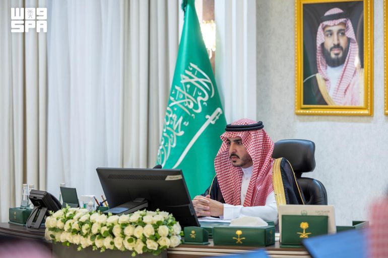أمير الجوف يترأس اجتماع اللجنة العليا للمشاريع والخدمات بالمنطقة