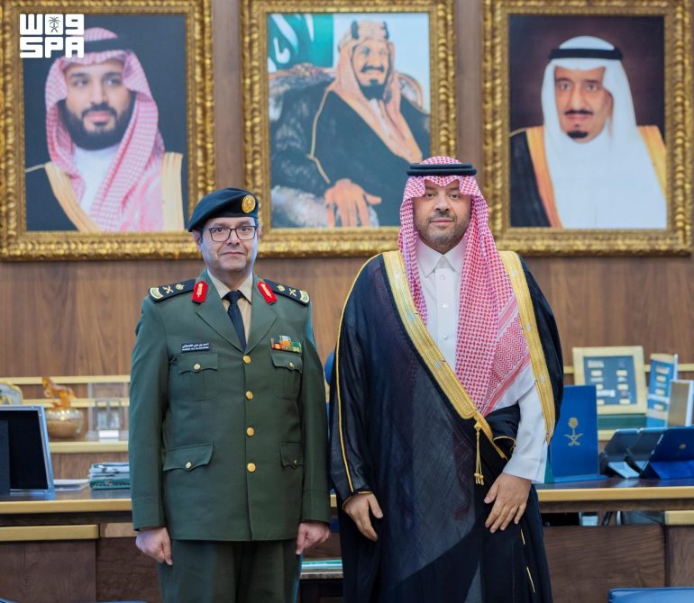 ترقية اللواء أحمد القحطاني إلى رتبة لواء من قبل أمير الحدود الشمالية