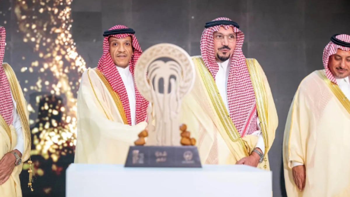 أمير القصيم يفتتح “الليلة الذهبية” في كرنفال بريدة الدولي للتمور
