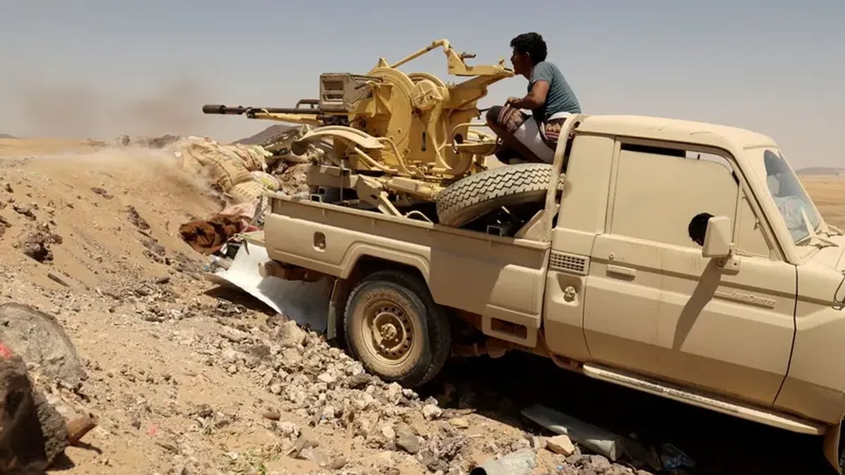 استهداف القوات المسلحة اليمنية لمواقع حوثية في مأرب وتعز
