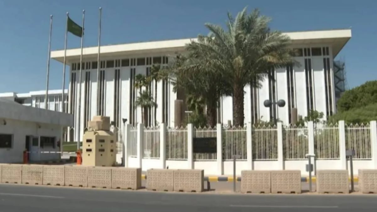 البنوك المركزية الخليجية ترفع أسعار الفائدة 25 نقطة أساس