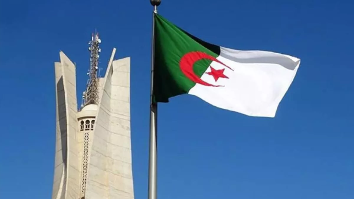 الجزائر تندد بالاعتداءات على السعودية