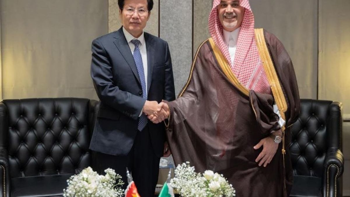 السيف يبحث تعزيز الاستثمارات بين السعودية والصين