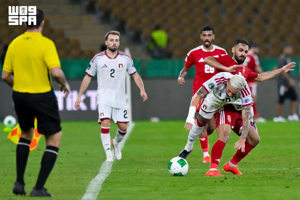 الإمارات تتأهل إلى نصف نهائي كأس الخليج بفوز ساحق على البحرين