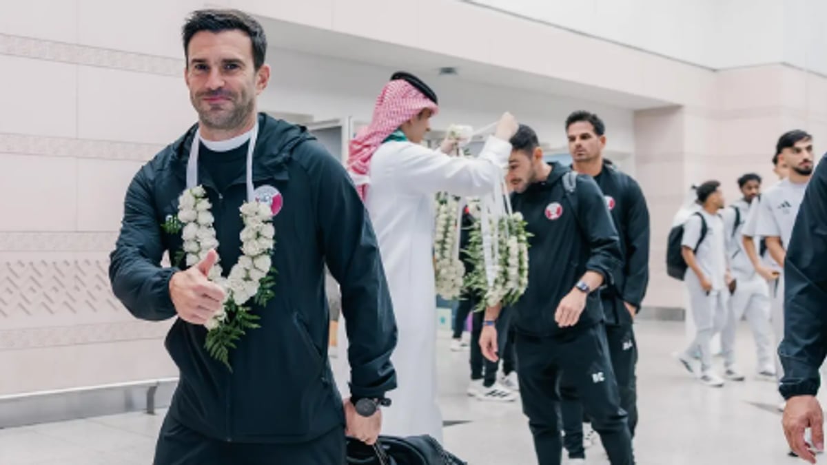 بعثة المنتخب القطري تصل جدة استعدادًا لكأس الخليج 27