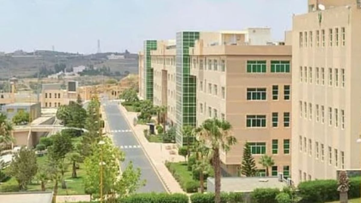 تعليق الدراسة الحضورية بجامعة الملك خالد في أبها وخميس مشيط بسبب الطقس