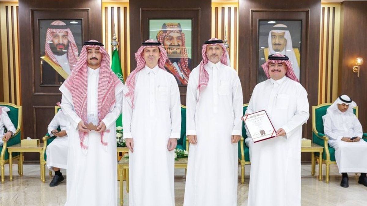 تألق سعودي في الصين 4 طلاب من جامعة الجوف يحصدون برونزيتين باختراعاتهم