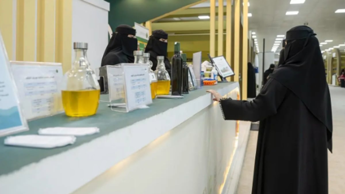 دعم المزارعين بخدمات زراعية وبحوث في مهرجان الرطب بالجوف