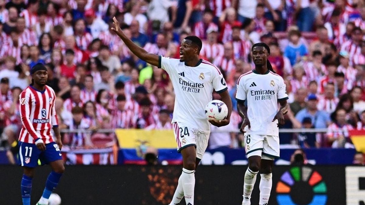 ريال مدريد يتهم التحكيم بحسم ديربي العاصمة أمام أتلتيكو
