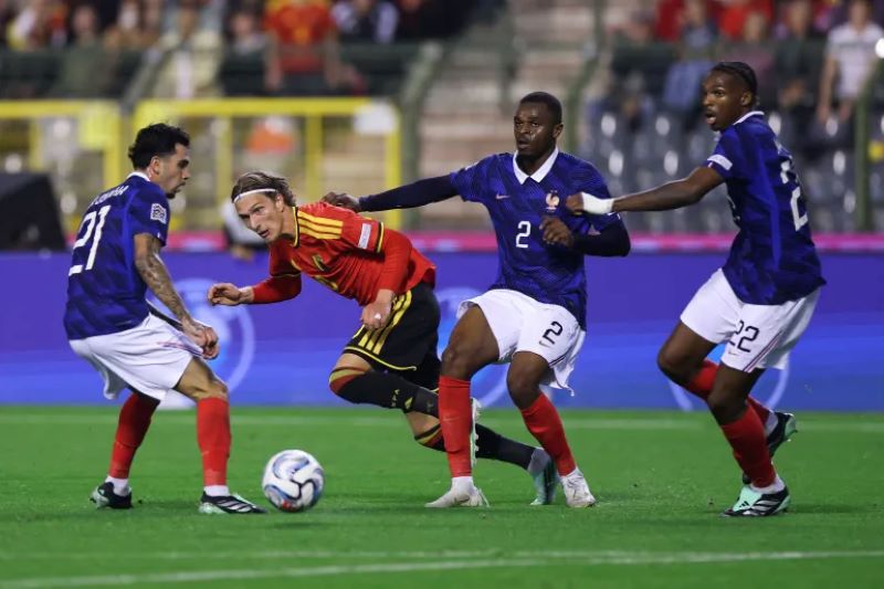 فرنسا تحقق فوزاً ثميناً على بلجيكا في دوري الأمم الأوروبية