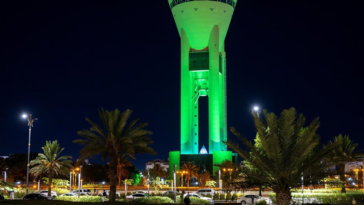 تبوك تتألق بالأخضر احتفالًا باليوم الوطني السعودي