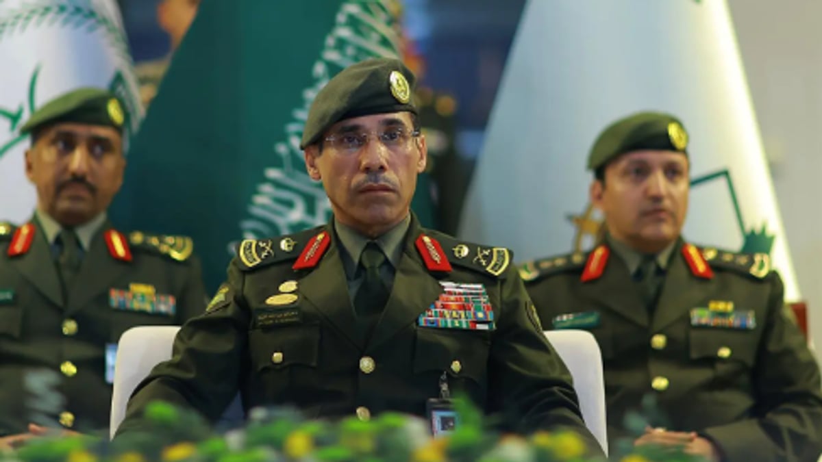 مدير الجوازات يشهد تخريج 648 خريجًا من الدورة التأهيلية الـ49