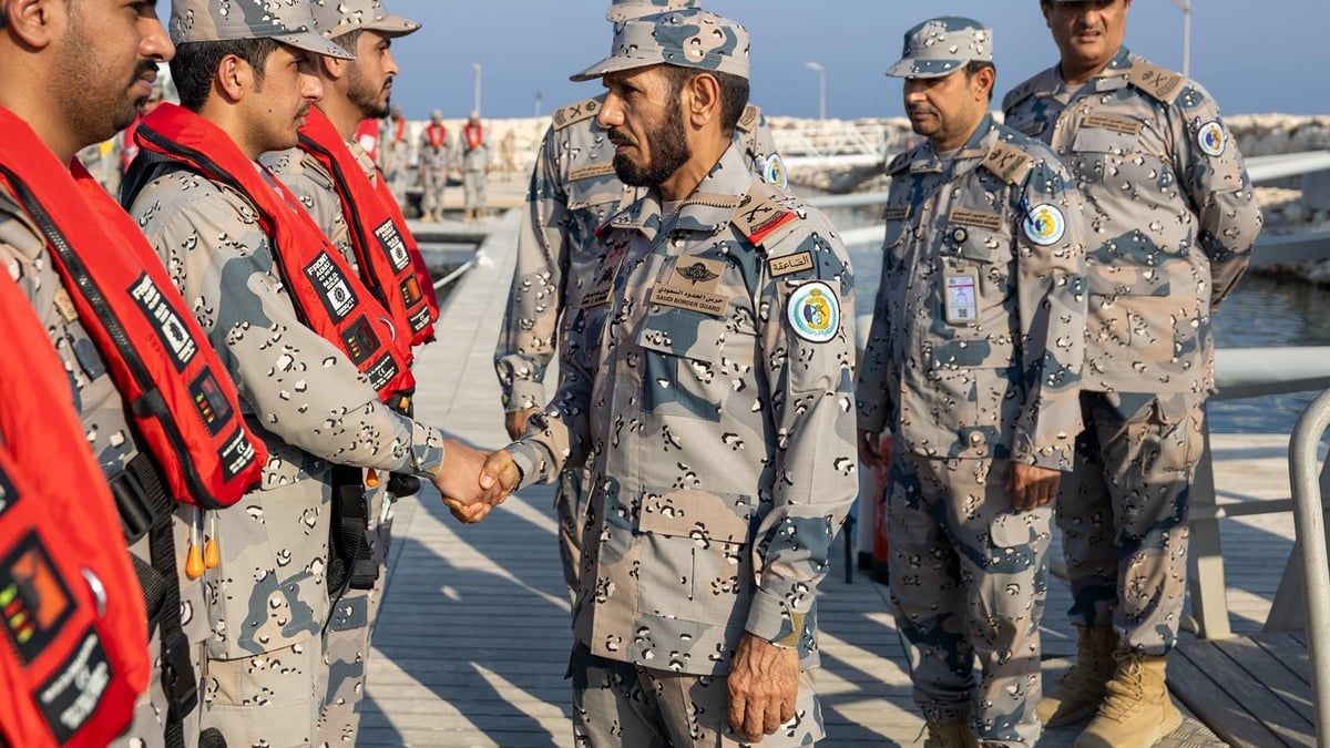 مدير عام حرس الحدود يتفقد المواقع الحدودية بالشرقية ويثني على الأداء