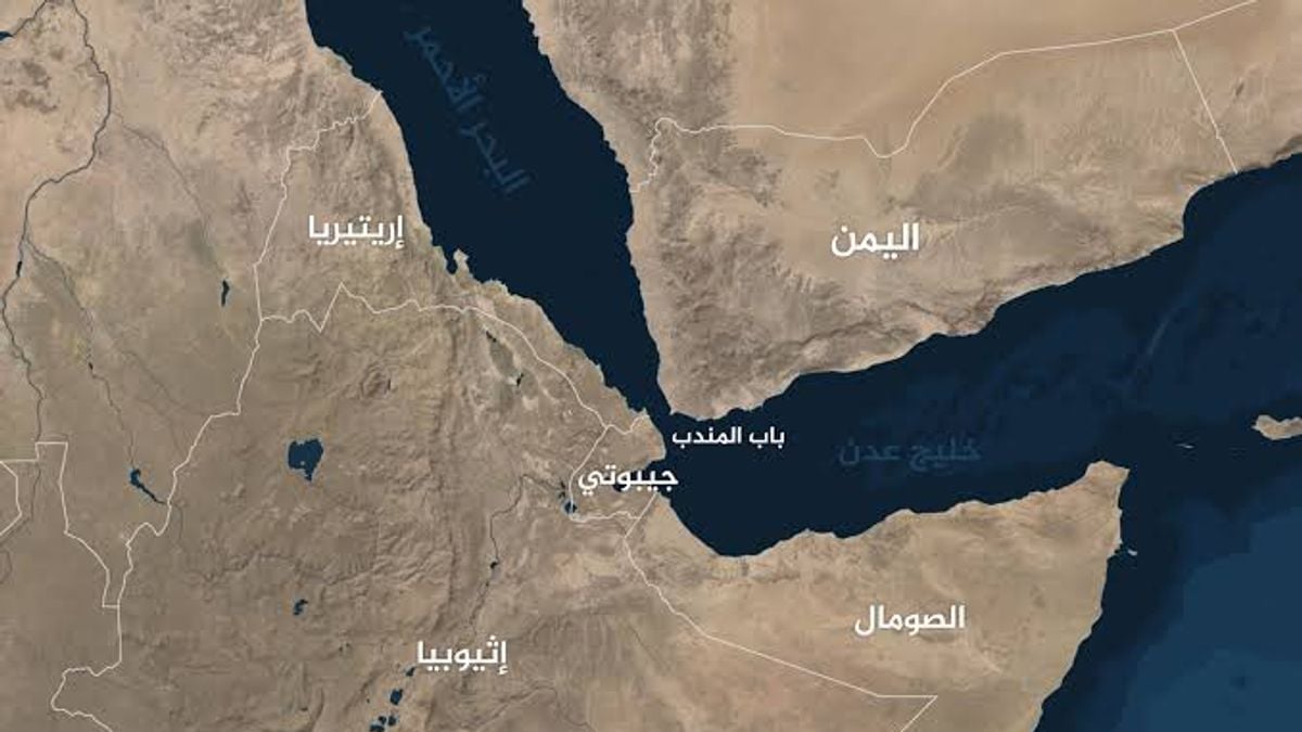 ميليشيا الحوثي تحفر خنادق وتزرع ألغاماً قرب مضيق باب المندب