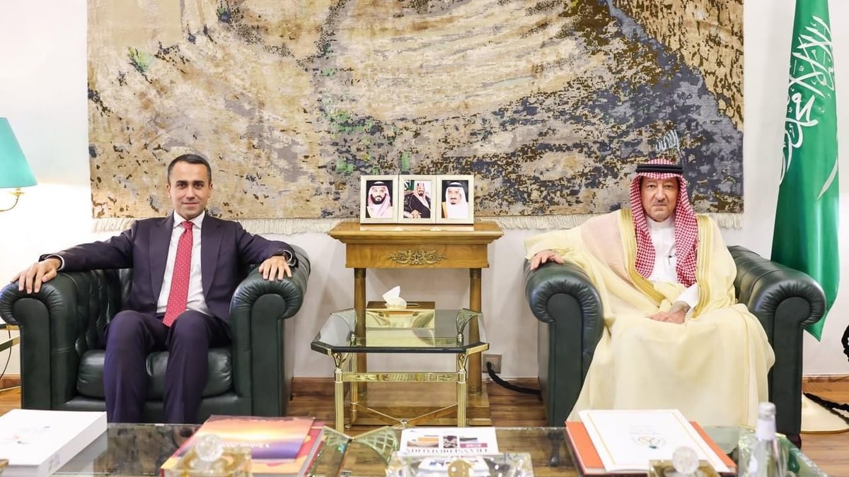 نائب وزير الخارجية يناقش التعاون مع ممثل الاتحاد الأوروبي للخليج
