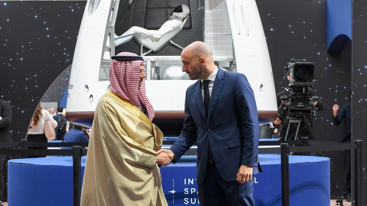 وزير الخارجية السعودي يشارك في قمة الفضاء الدولية بباريس
