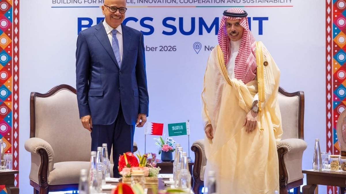 وزير الخارجية السعودي يناقش التطورات الإقليمية مع نظيره البحريني