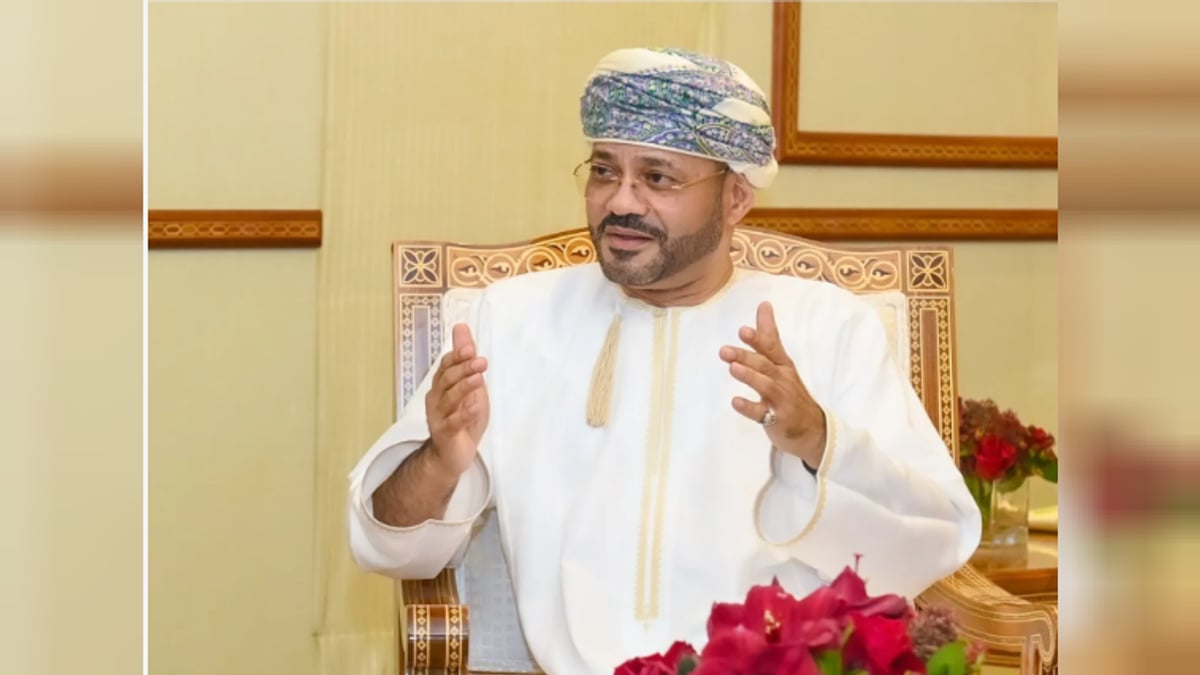 وزير الخارجية العماني يناقش العلاقات الثنائية مع نظيره الأمريكي