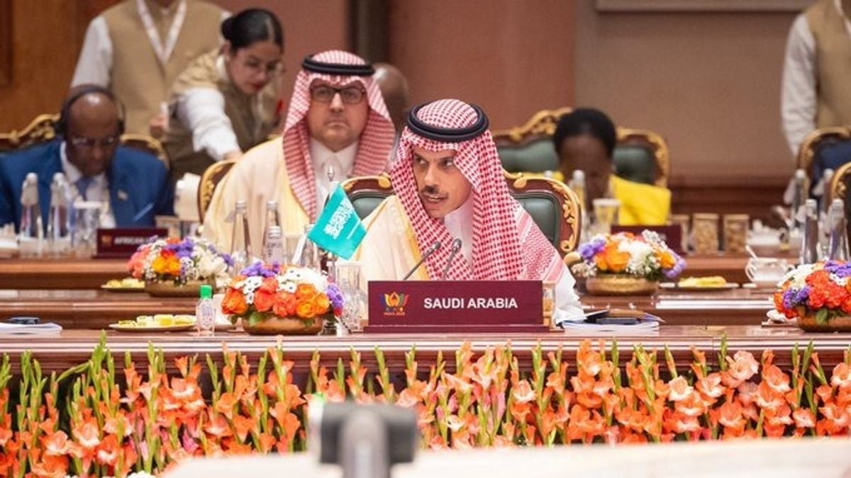 وزير الخارجية يمثل ولي العهد في اليوم الثاني لقمة بريكس 2026