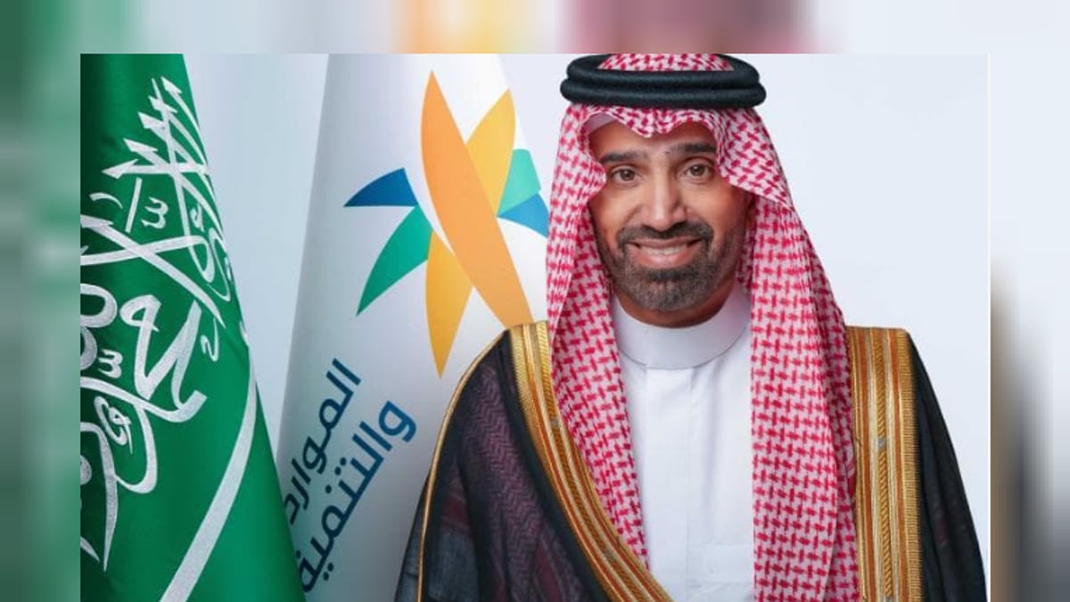 وزير الموارد البشرية يثني على اعتماد نظام التعاونيات الجديد