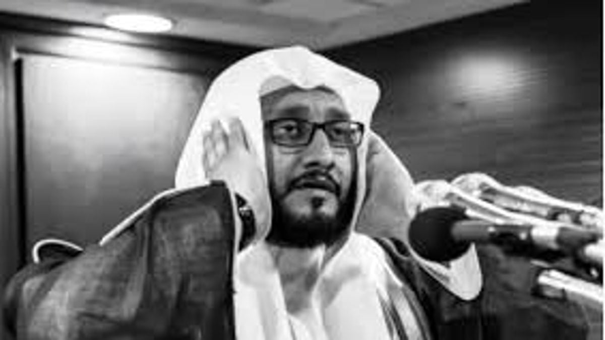 الحرم المكي يودع مؤذنه الشيخ إبراهيم المدني عن 51 عامًا