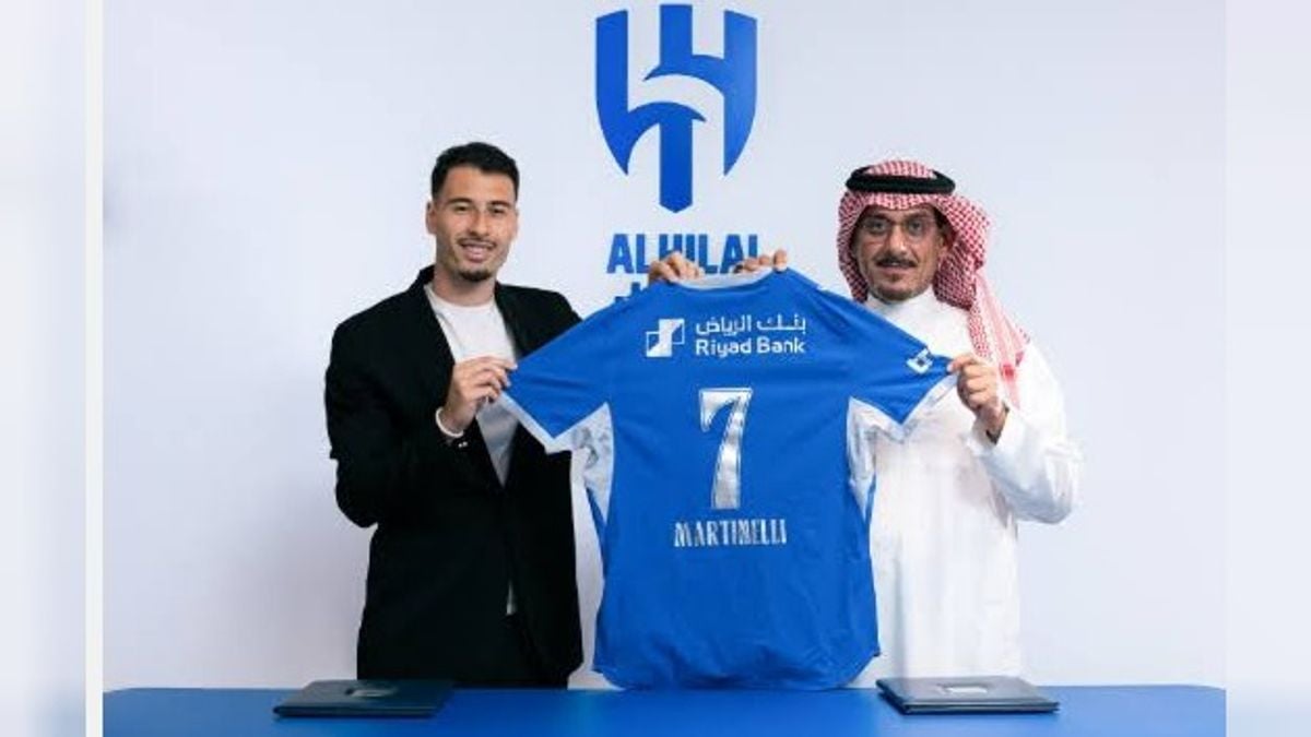 وكيل مارتينيلي يكشف تفاصيل ارتداء اللاعب لقميص الهلال