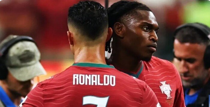 رافائيل لياو يرتدي القميص رقم 7 مع البرتغال بعد رحيل رونالدو المفاجئ